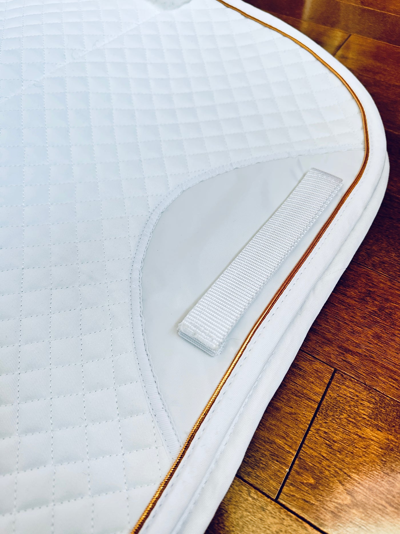 White Limited sheepskin pad