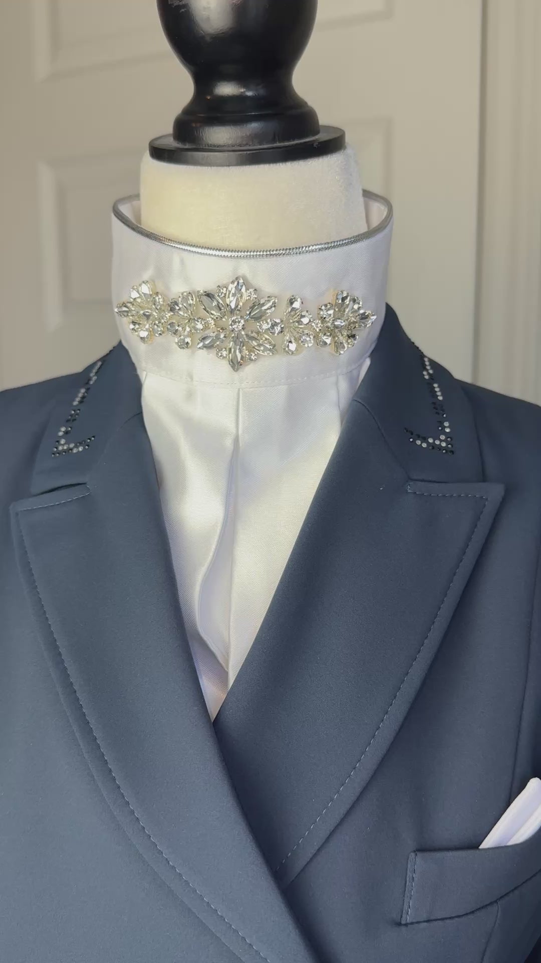 Stock Tie Magical Silver